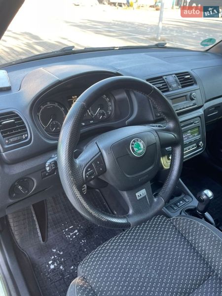 Хэтчбек Skoda Fabia 2011 в Луцке