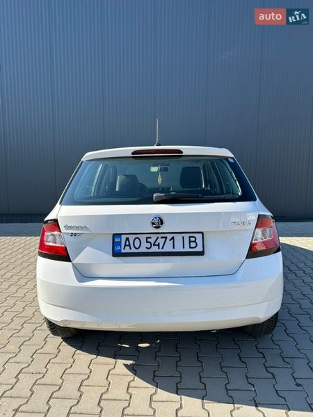 Хэтчбек Skoda Fabia 2015 в Мукачево