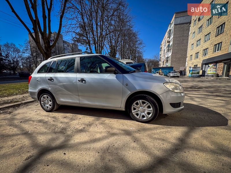 Универсал Skoda Fabia 2013 в Тернополе