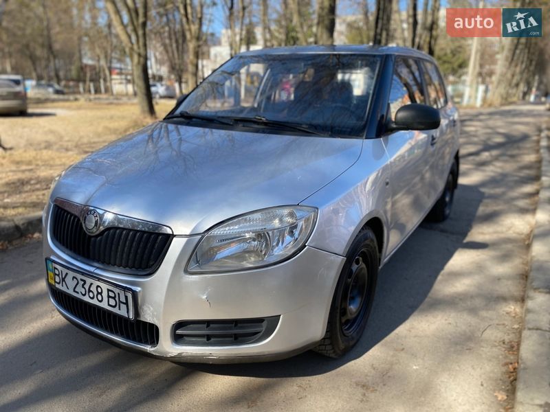Хэтчбек Skoda Fabia 2008 в Ровно