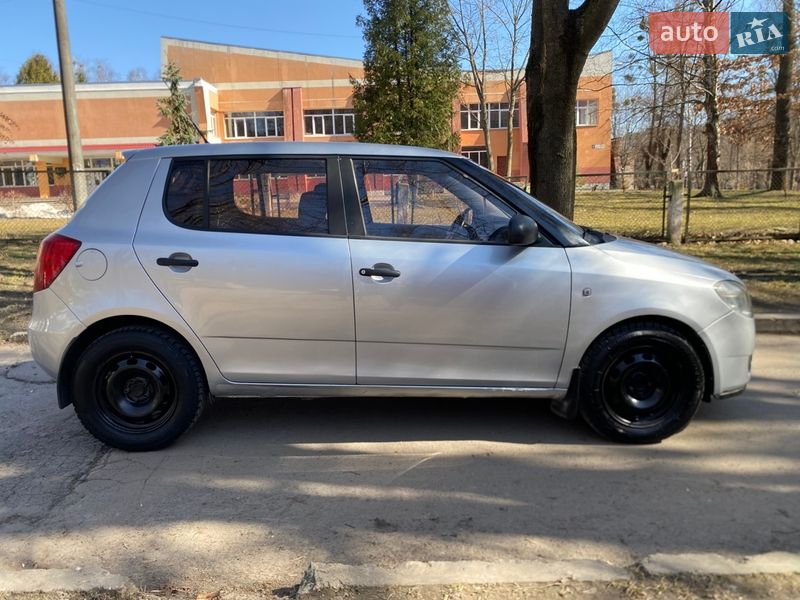 Хэтчбек Skoda Fabia 2008 в Ровно