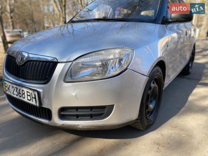 Хэтчбек Skoda Fabia 2008 в Ровно