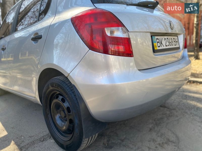 Хэтчбек Skoda Fabia 2008 в Ровно