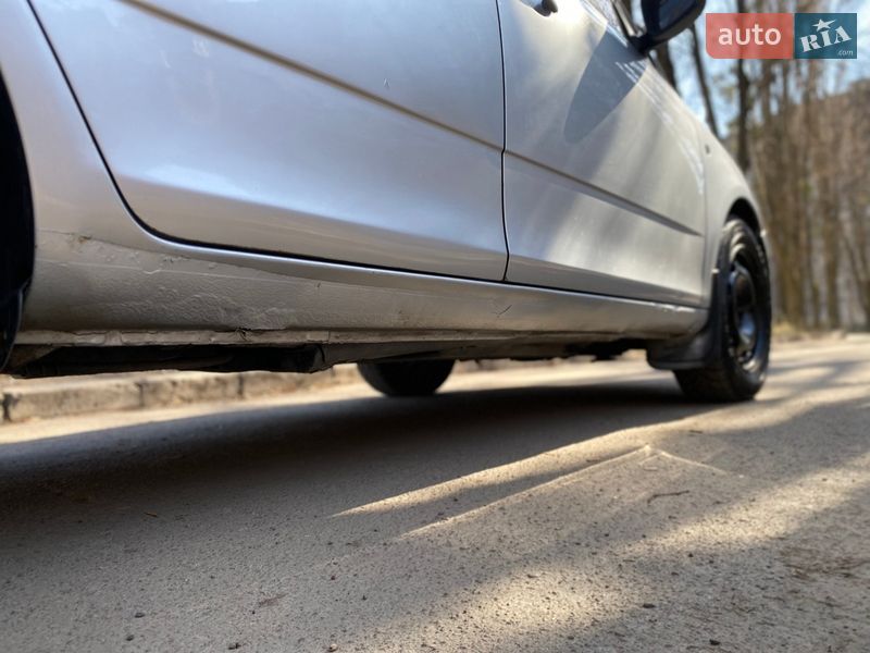 Хэтчбек Skoda Fabia 2008 в Ровно