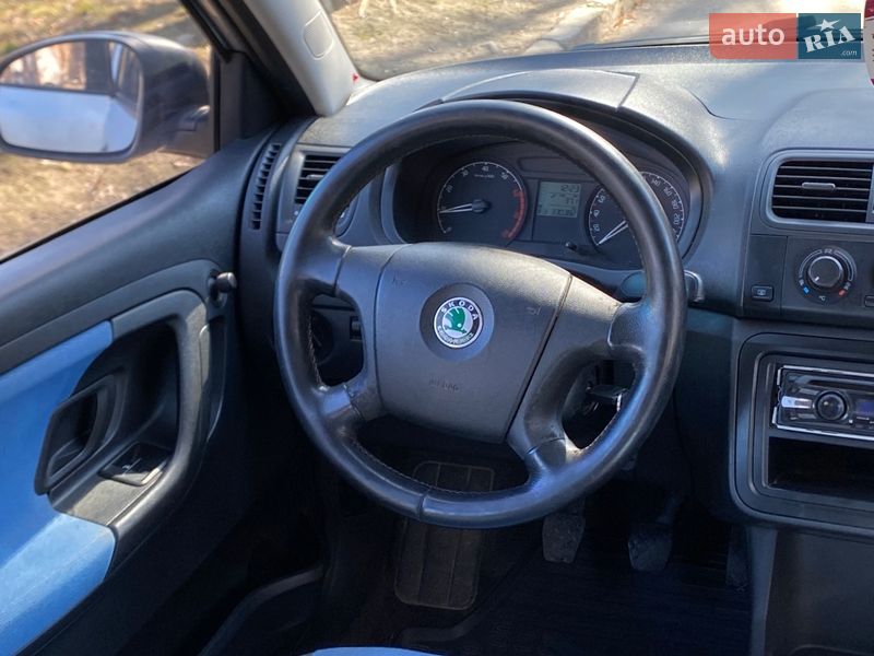 Хэтчбек Skoda Fabia 2008 в Ровно