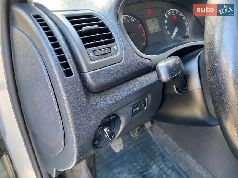 Хэтчбек Skoda Fabia 2008 в Ровно