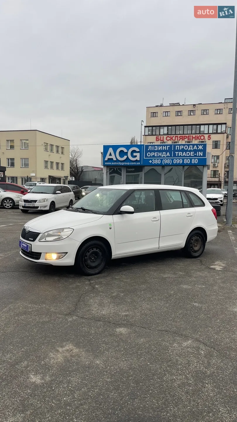 2012 Skoda Fabia - мініатюра 3