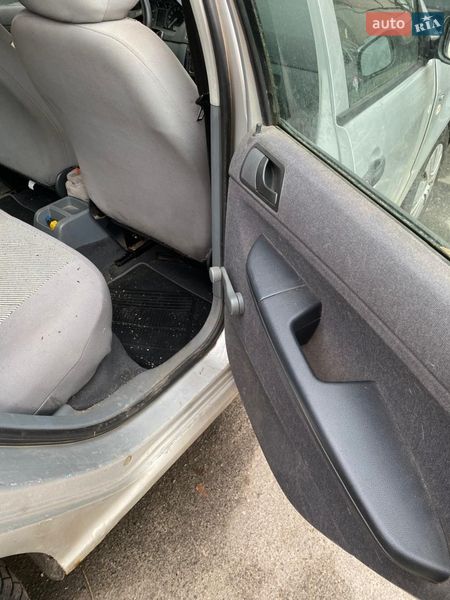 Хэтчбек Skoda Fabia 2001 в Киеве