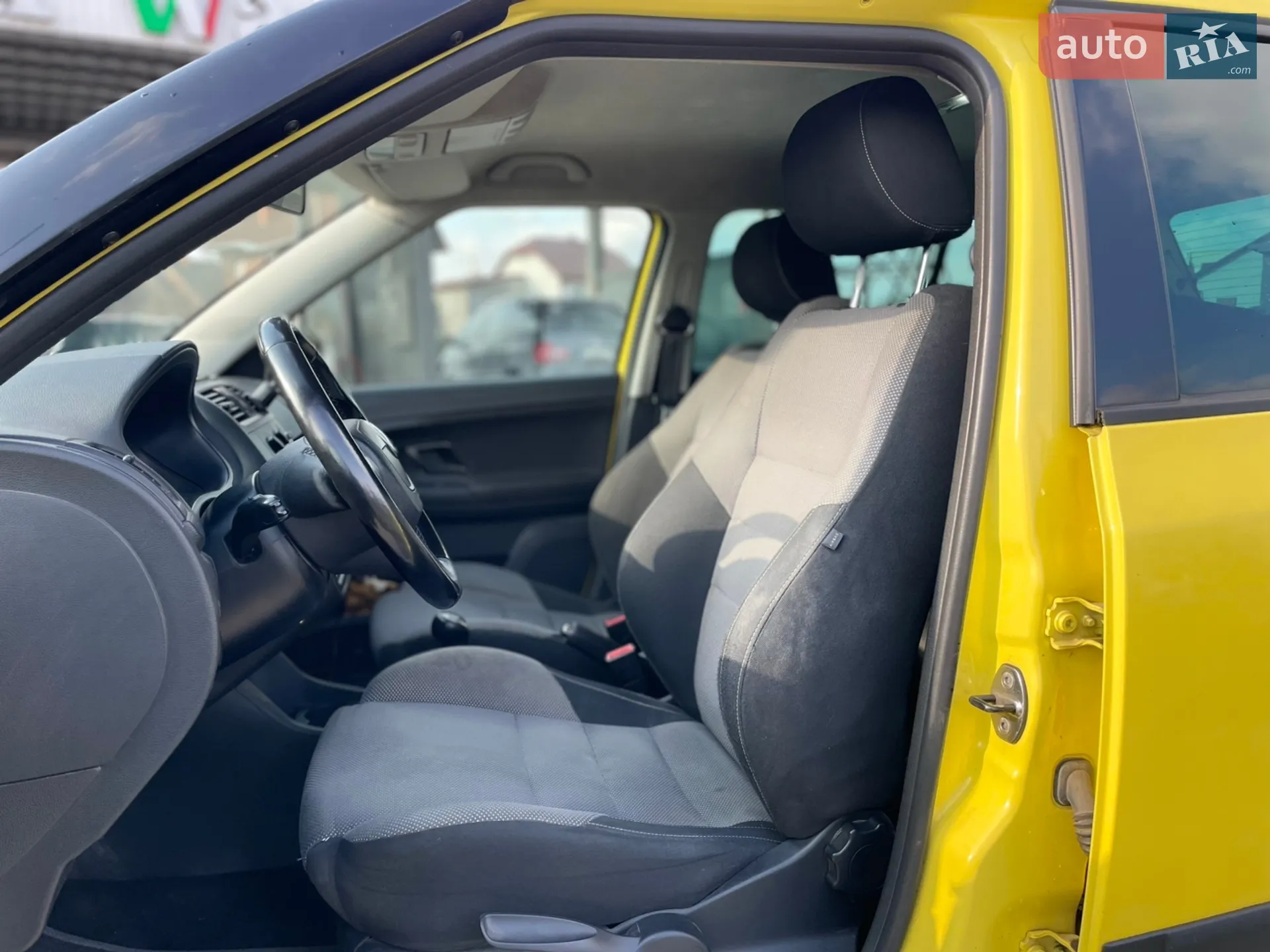 2010 Skoda Fabia - мініатюра 17