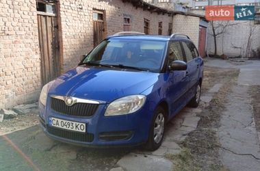 Універсал Skoda Fabia 2010 в Черкасах