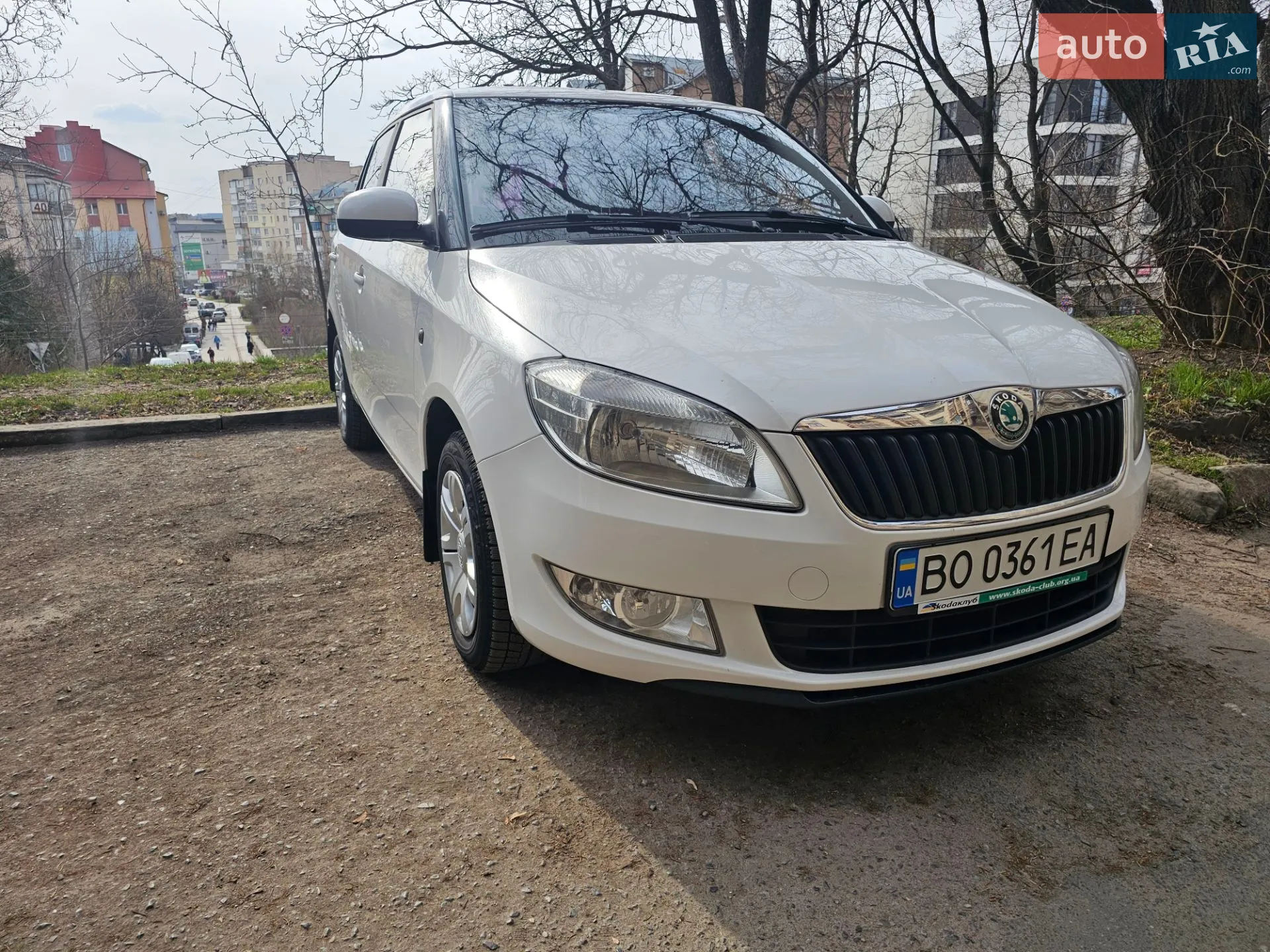 2011 Skoda Fabia - мініатюра 2