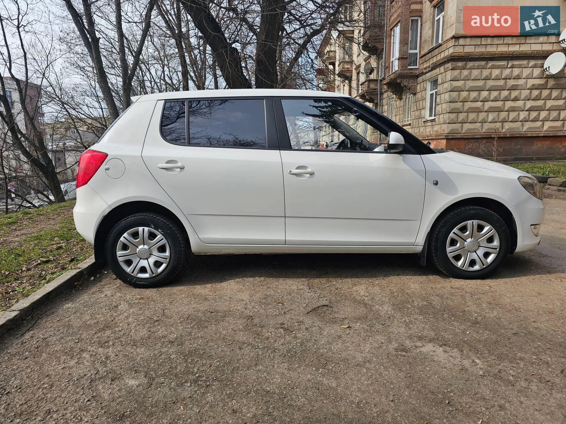 2011 Skoda Fabia - мініатюра 4