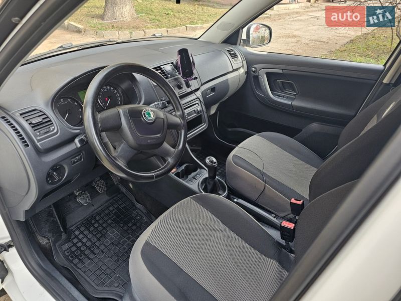 Хэтчбек Skoda Fabia 2011 в Тернополе