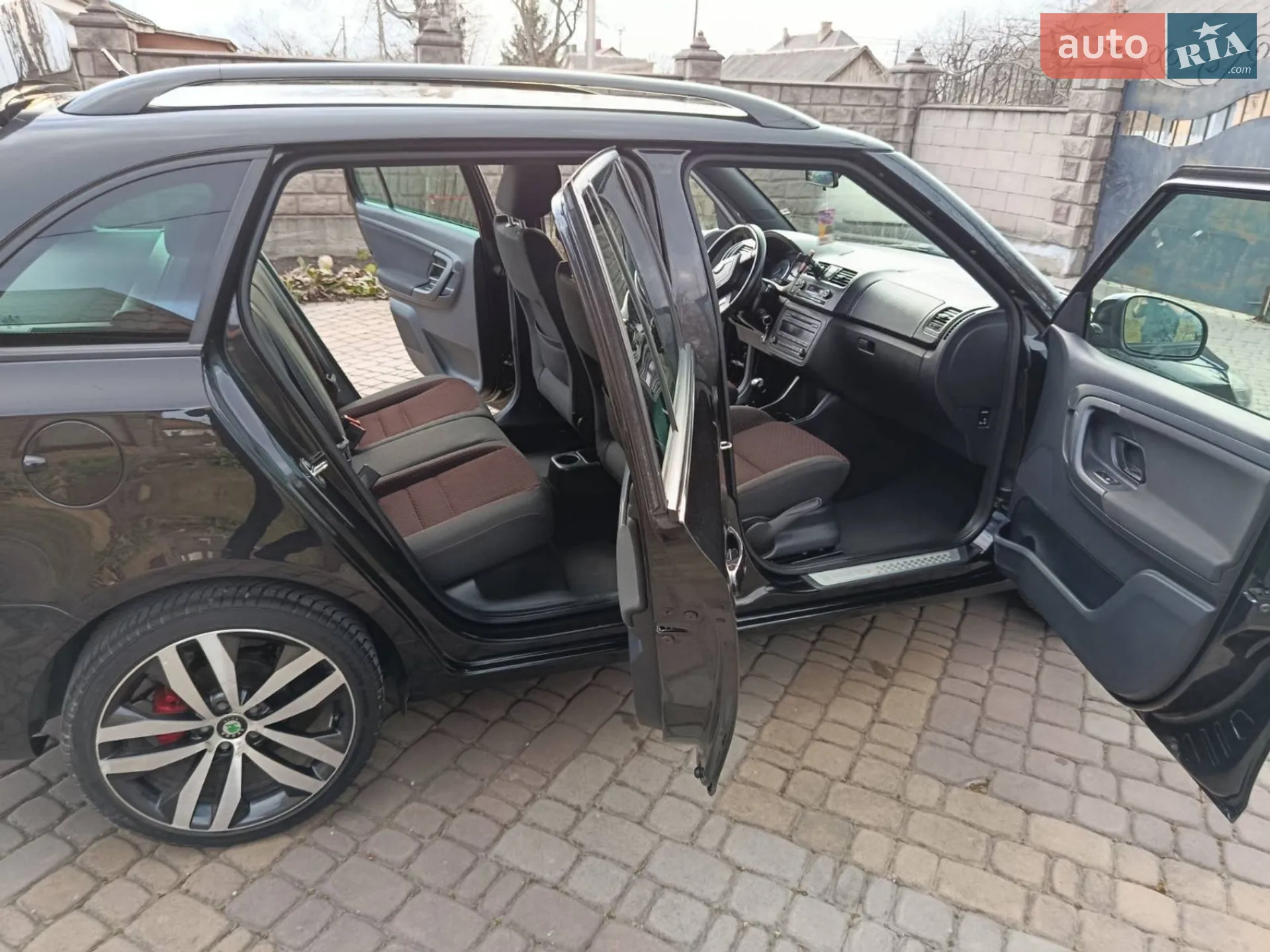 2010 Skoda Fabia - мініатюра 12