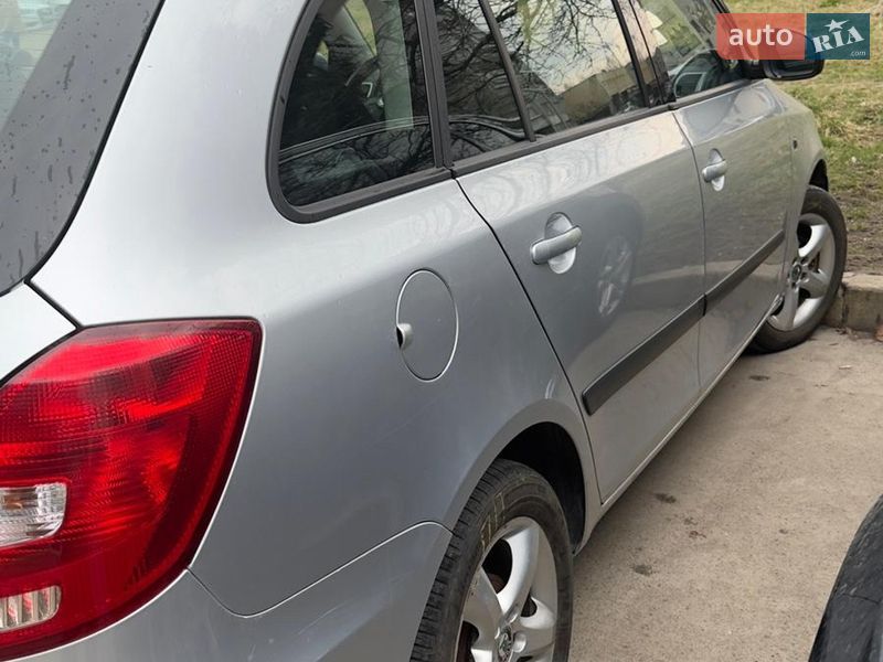 Універсал Skoda Fabia 2010 в Самборі