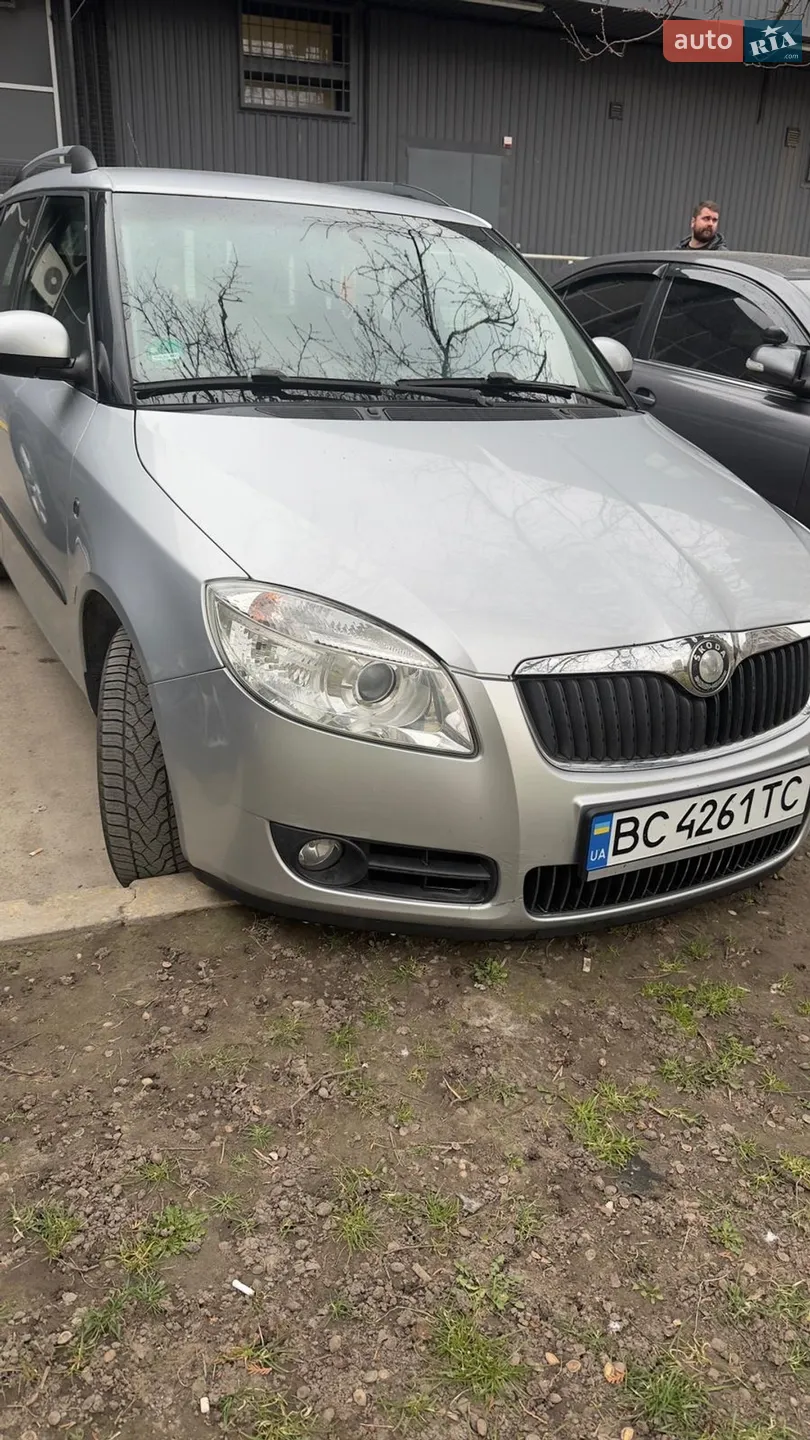 2010 Skoda Fabia - мініатюра 9