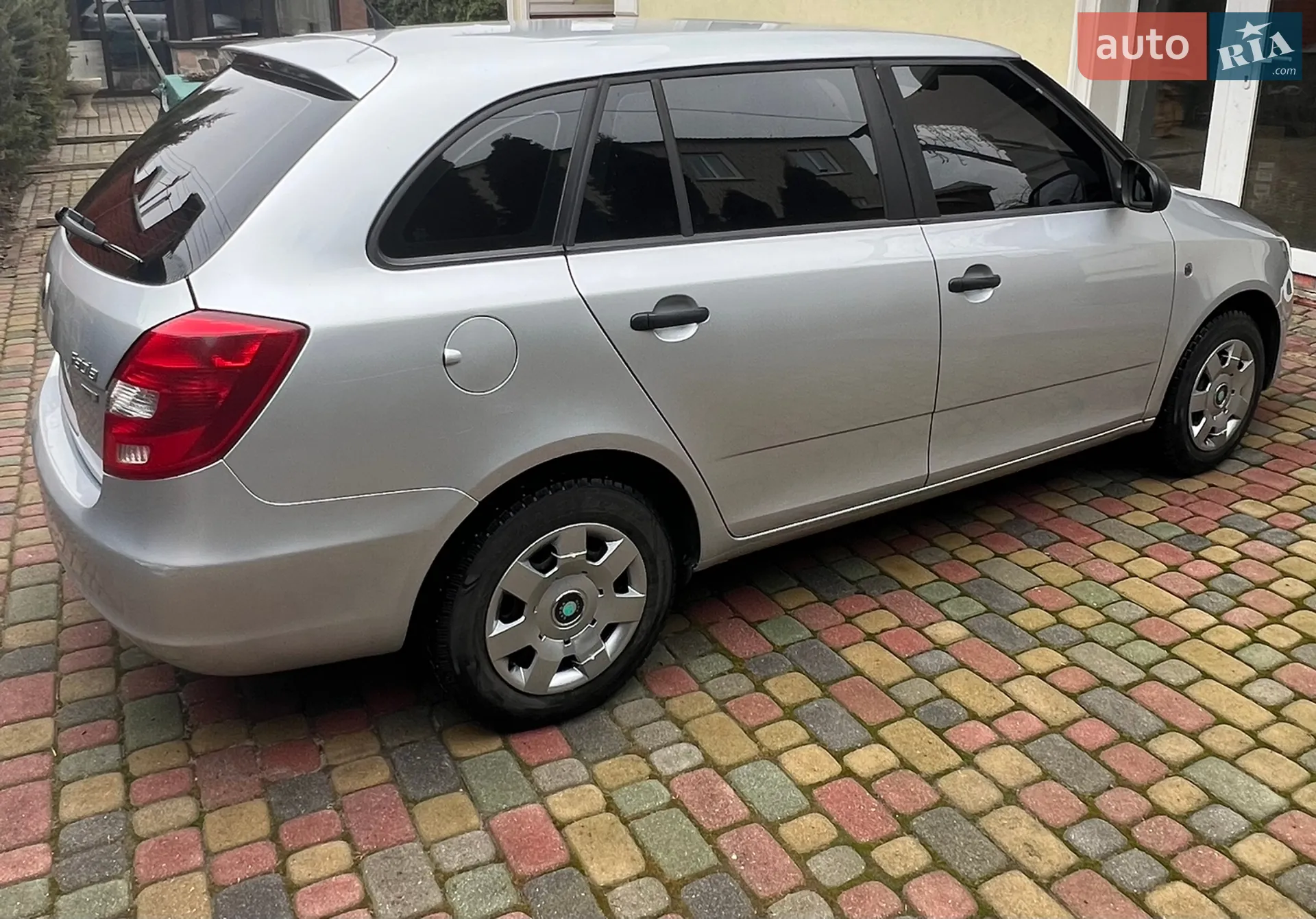 2011 Skoda Fabia - мініатюра 3