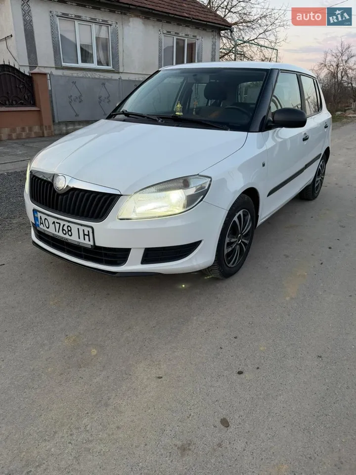 2010 Skoda Fabia - мініатюра 8