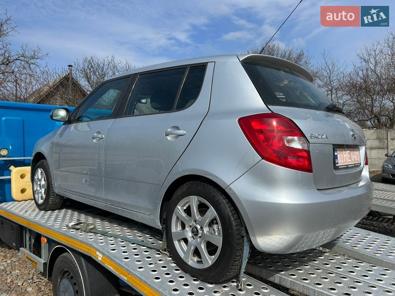 Хэтчбек Skoda Fabia 2015 в Луцке