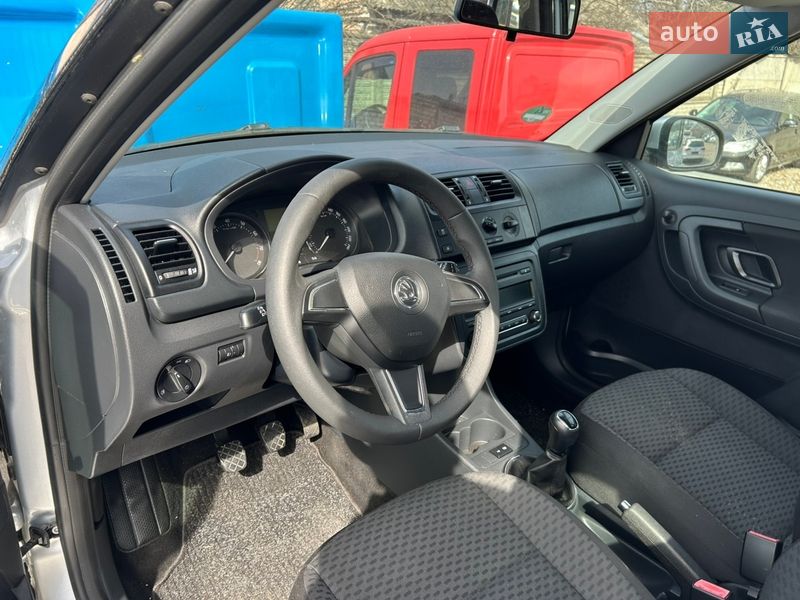 Хэтчбек Skoda Fabia 2015 в Луцке