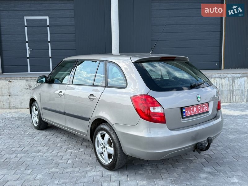 Універсал Skoda Fabia 2010 в Тернополі