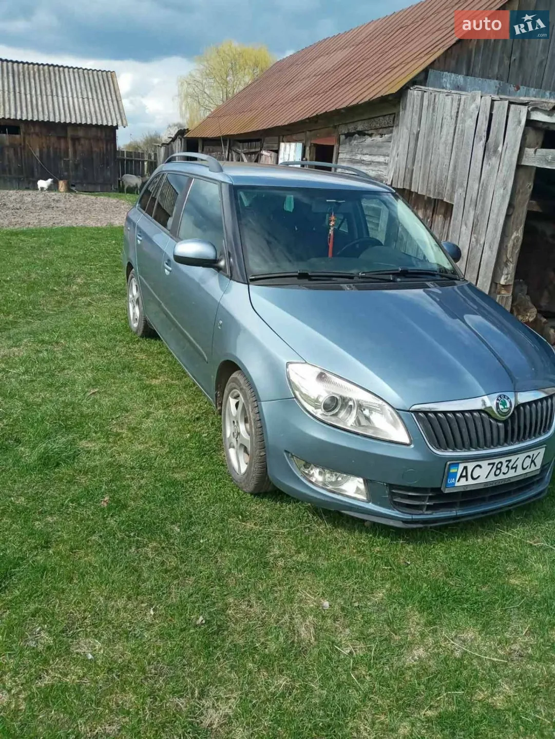 2010 Skoda Fabia - мініатюра 2