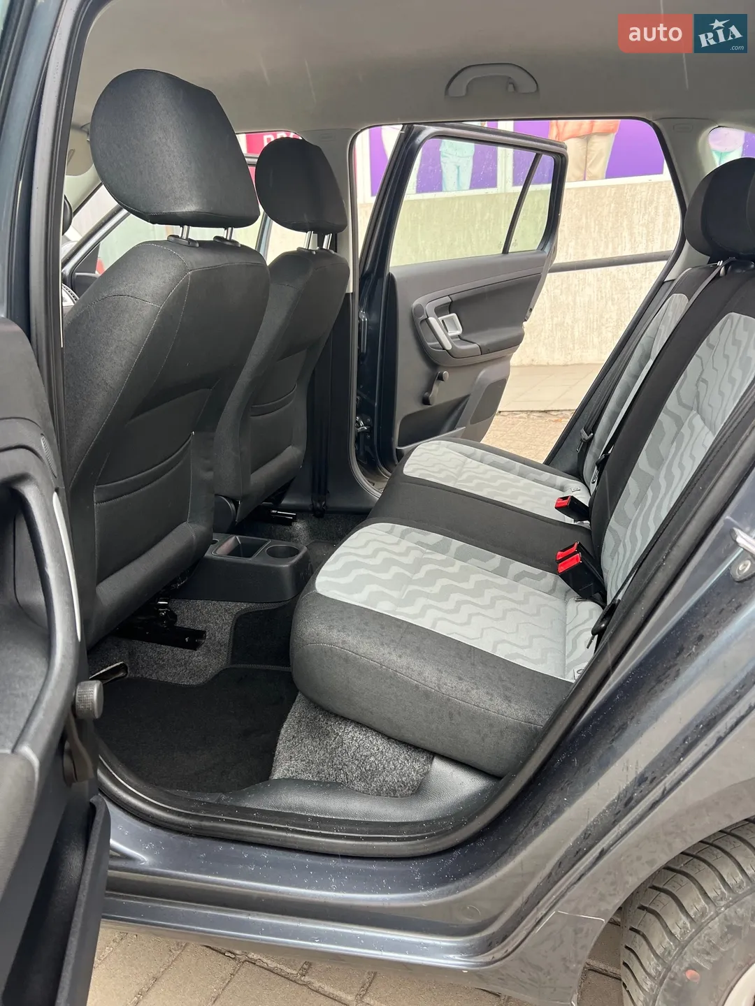 2010 Skoda Fabia - мініатюра 28
