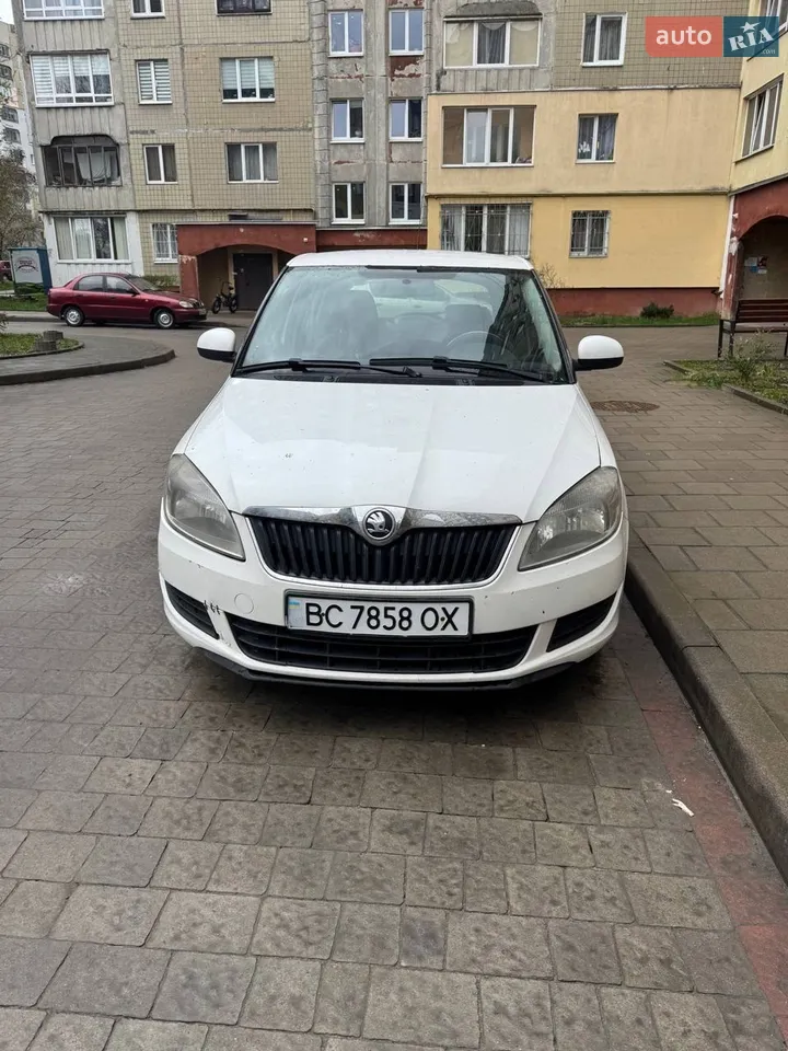 2012 Skoda Fabia - мініатюра 4