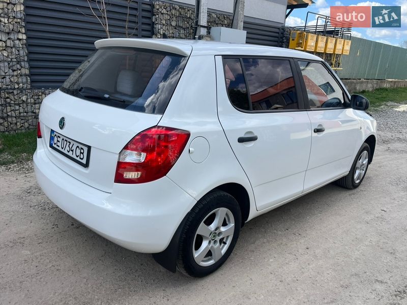 Хетчбек Skoda Fabia 2009 в Чернівцях