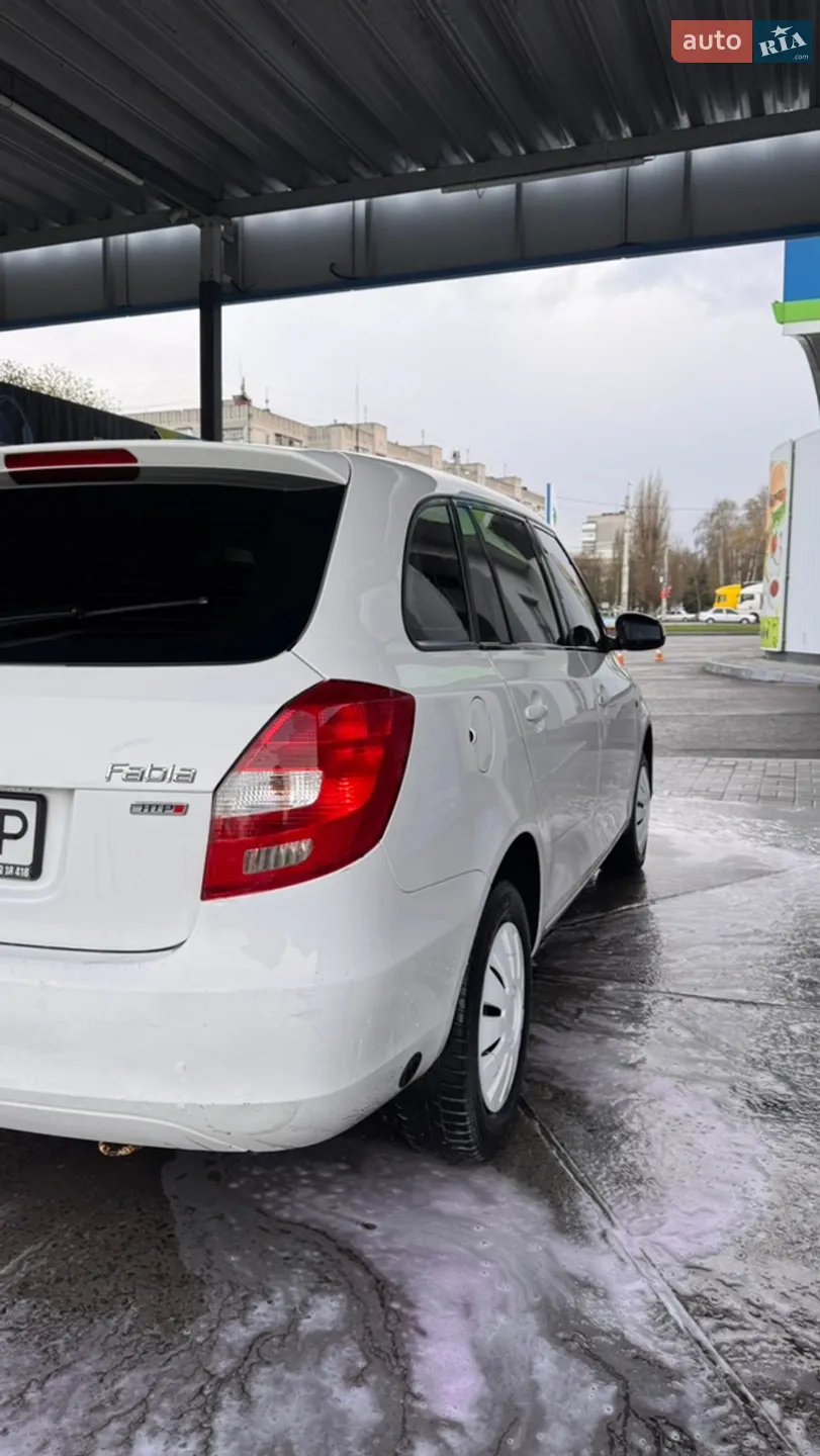 2012 Skoda Fabia - мініатюра 6