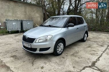 Хетчбек Skoda Fabia 2012 в Чернівцях