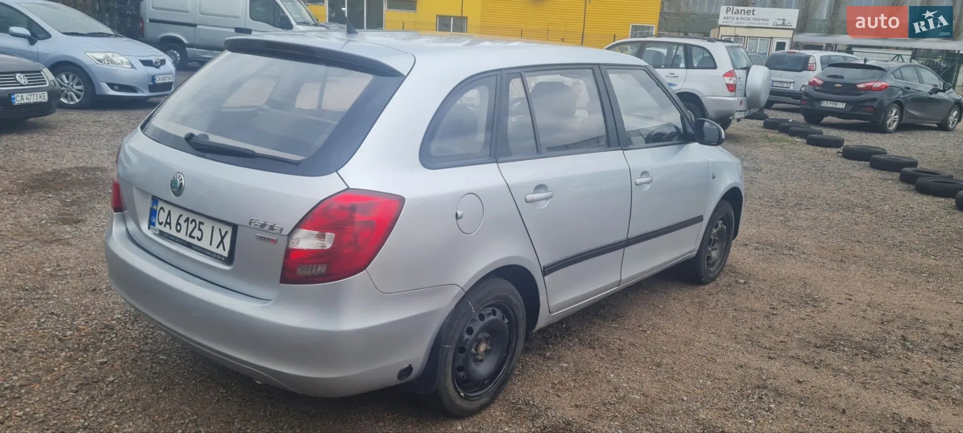 2012 Skoda Fabia - мініатюра 2