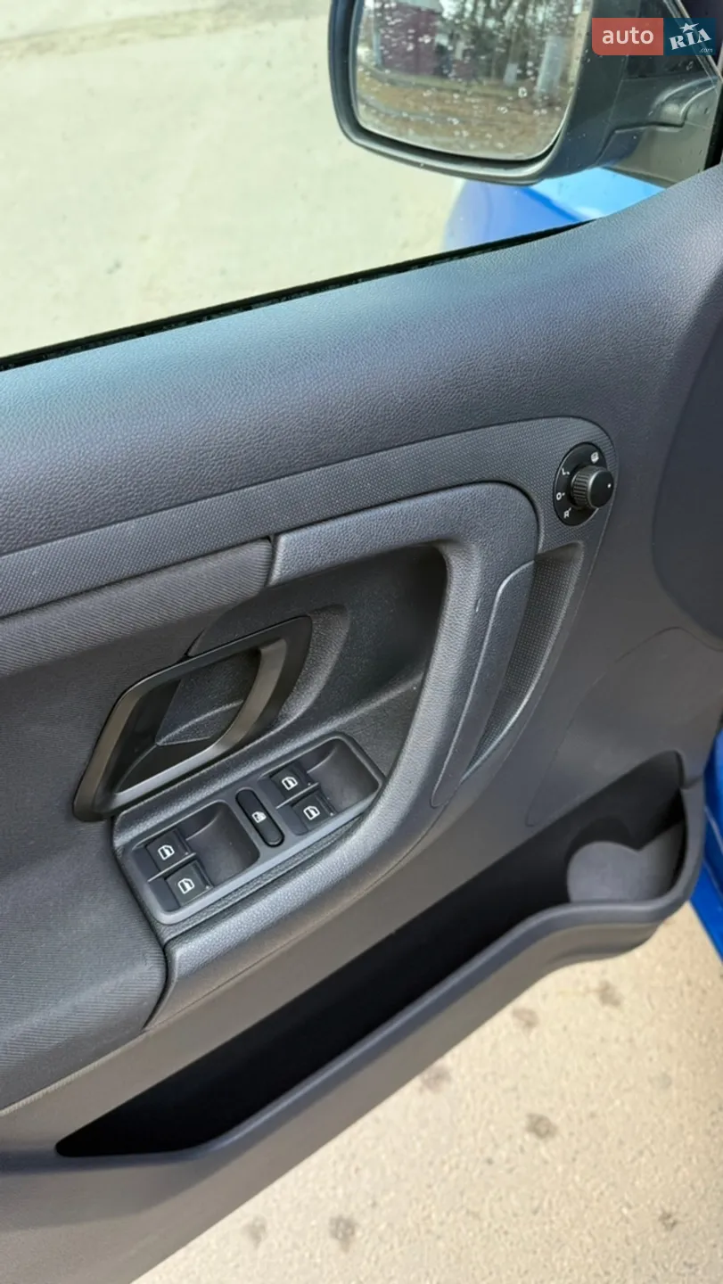2011 Skoda Fabia - мініатюра 18