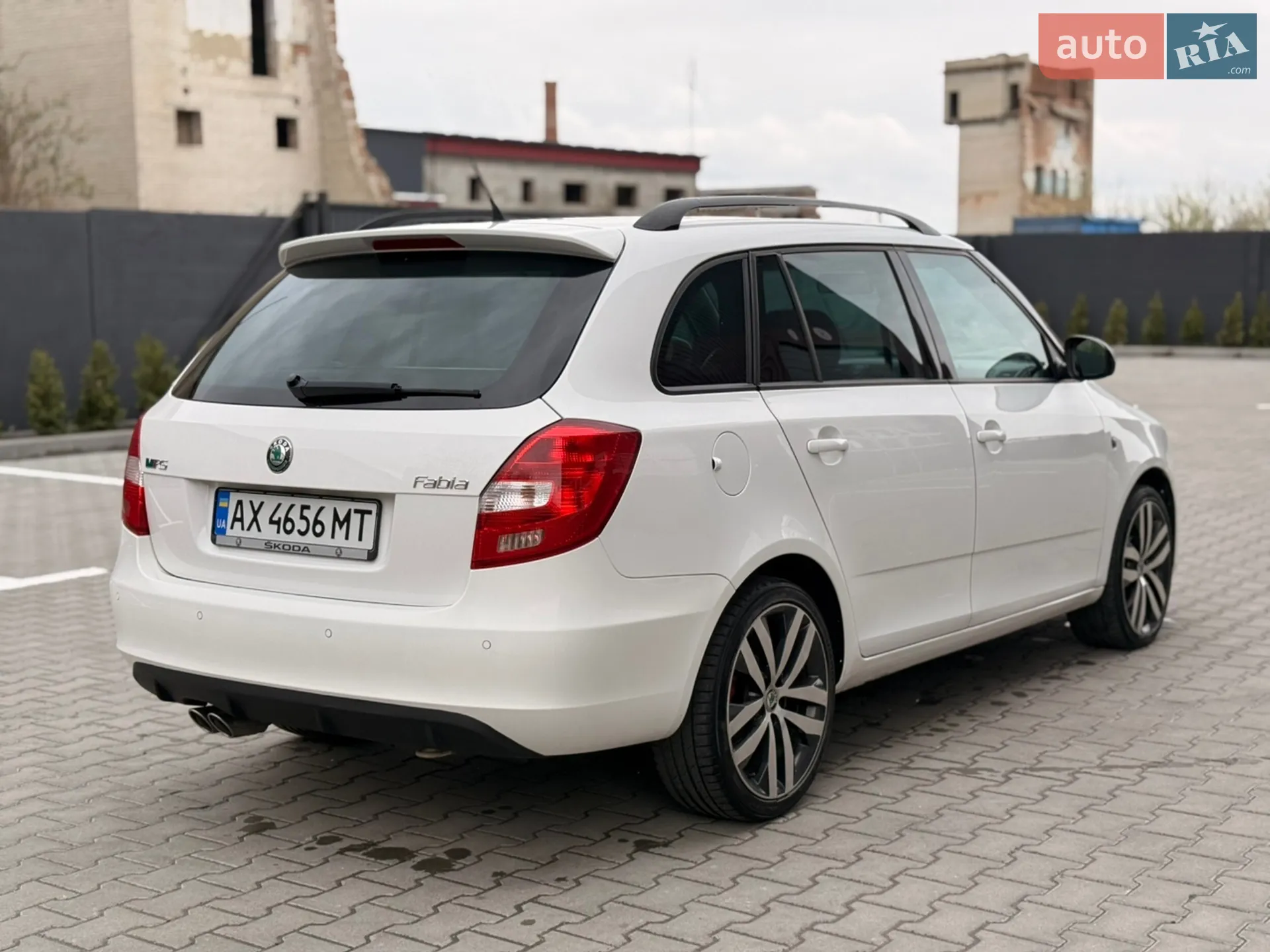 2011 Skoda Fabia - мініатюра 7