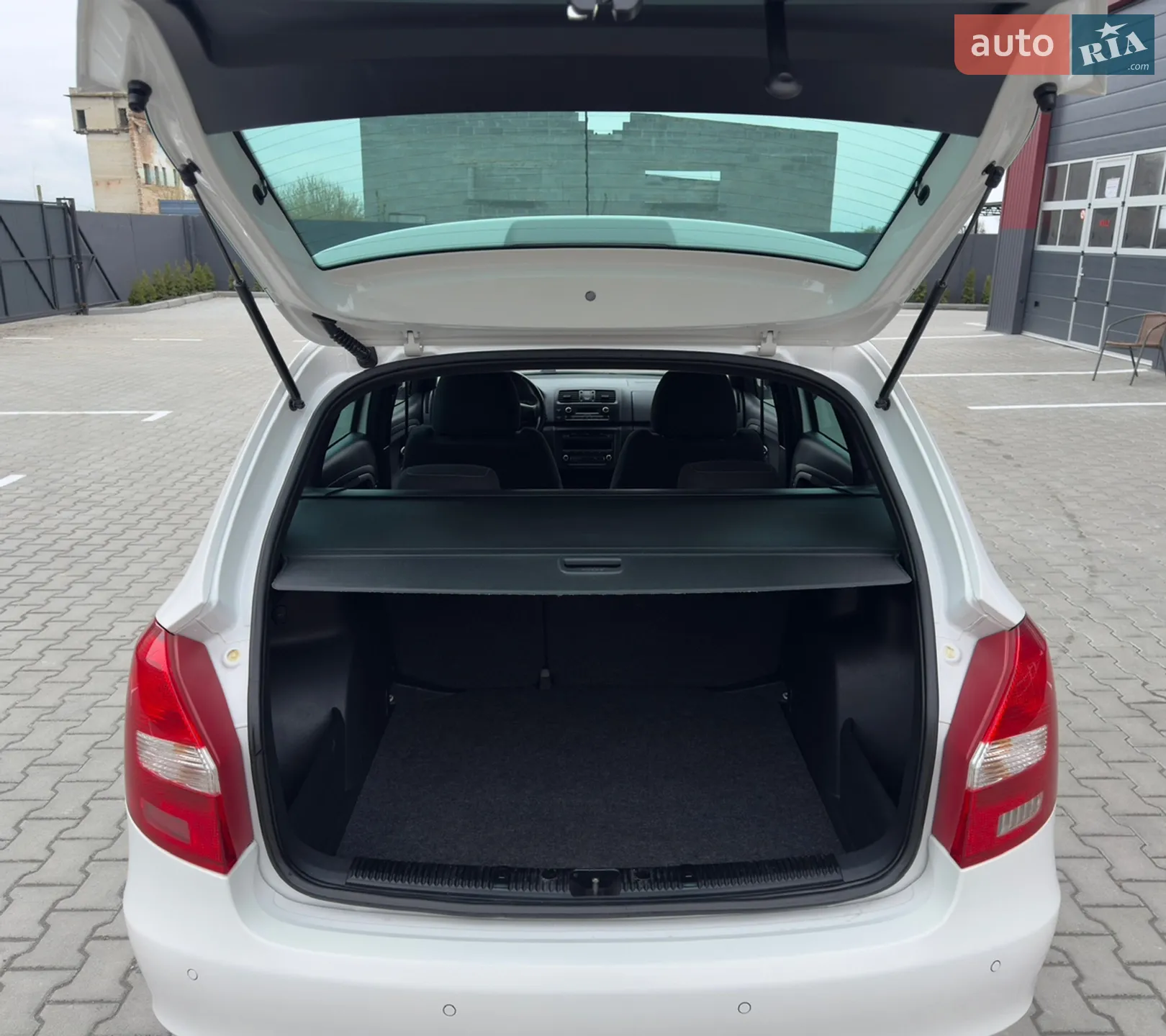2011 Skoda Fabia - мініатюра 23