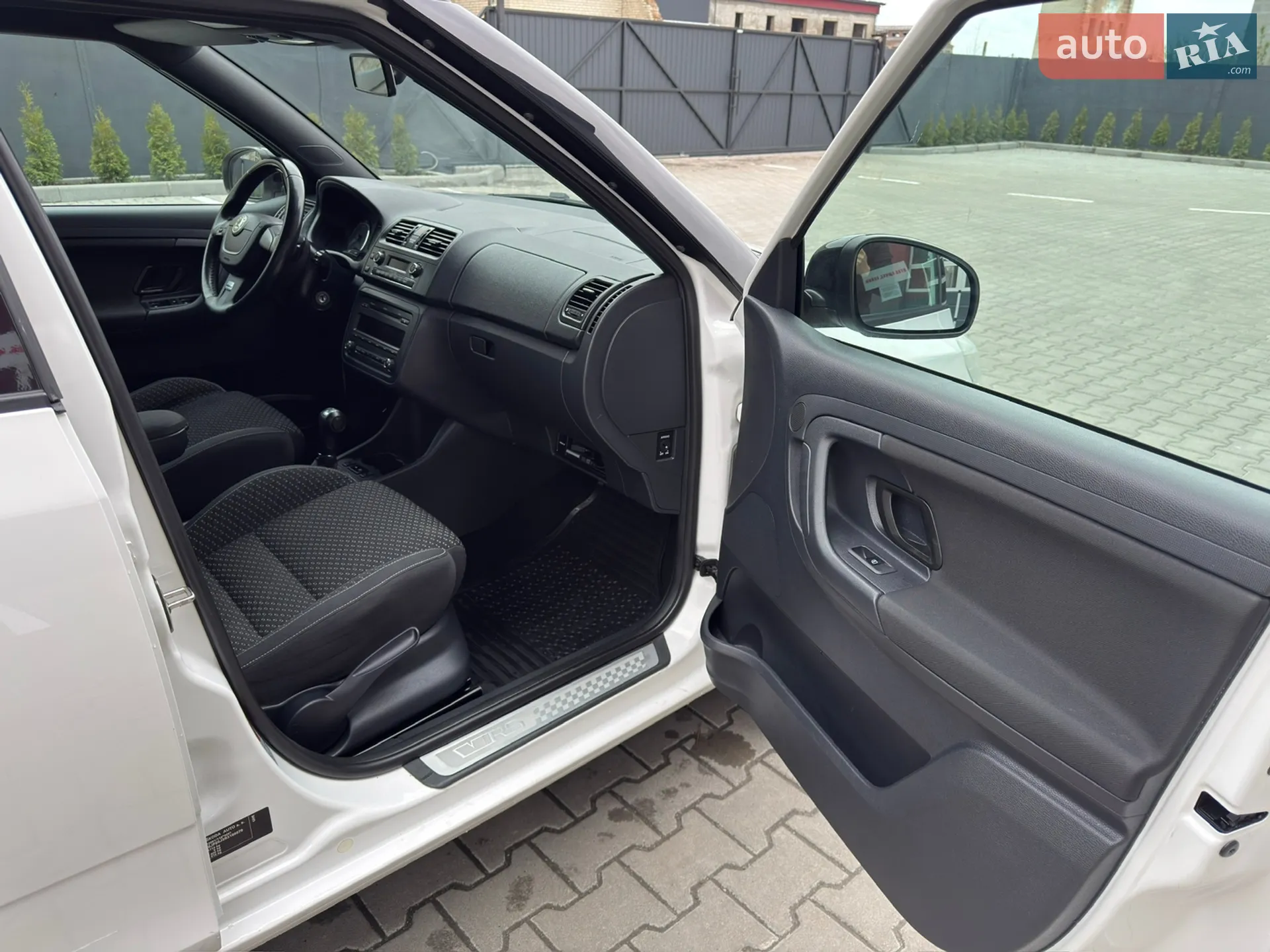 2011 Skoda Fabia - мініатюра 29
