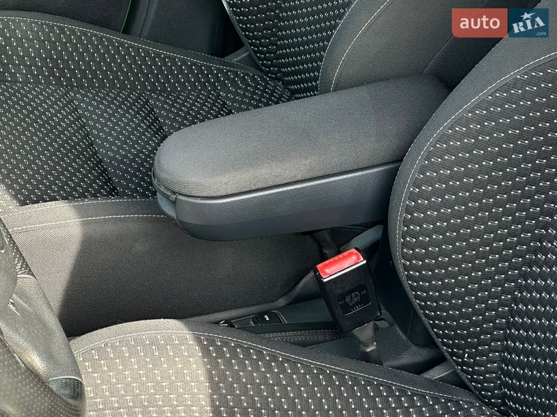 Хетчбек Skoda Fabia 2010 в Самборі