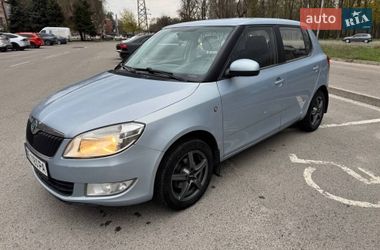 Хетчбек Skoda Fabia 2011 в Дніпрі
