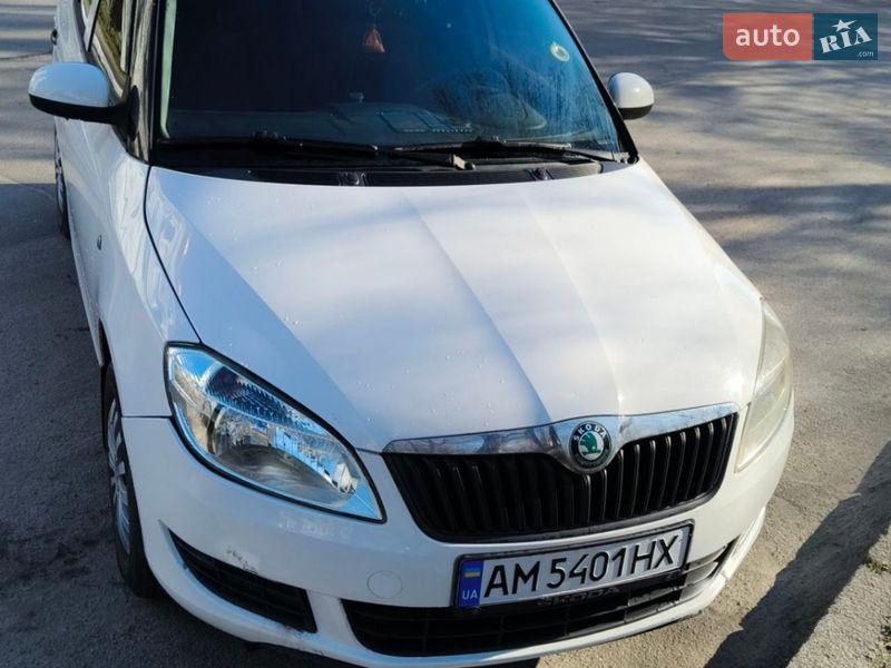 Хэтчбек Skoda Fabia 2011 в Житомире фото 3 Хэтчбек Skoda Fabia 2011 в Житомире
