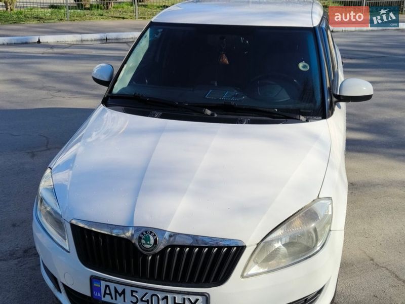 Хэтчбек Skoda Fabia 2011 в Житомире фото 2 Хэтчбек Skoda Fabia 2011 в Житомире