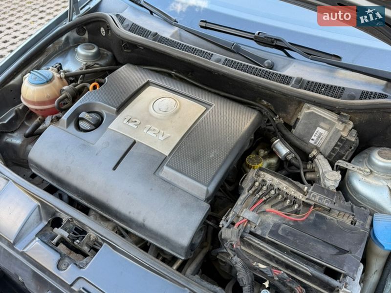 Седан Skoda Fabia 2004 в Києві