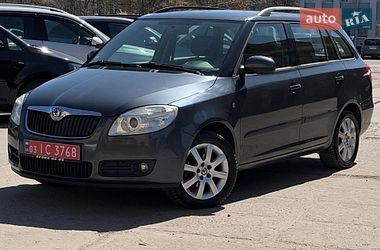 Універсал Skoda Fabia 2010 в Чернігові