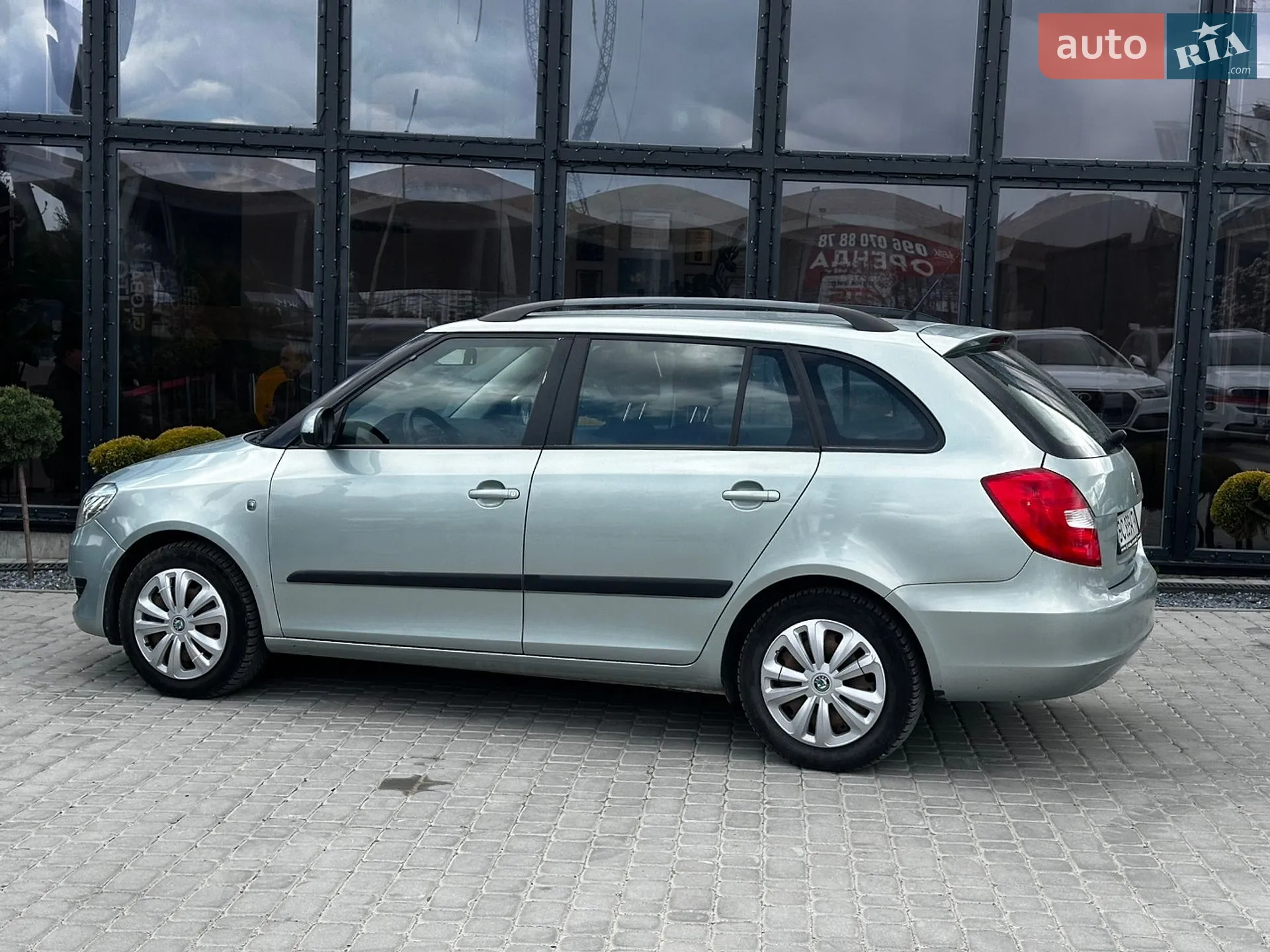 2010 Skoda Fabia - мініатюра 8