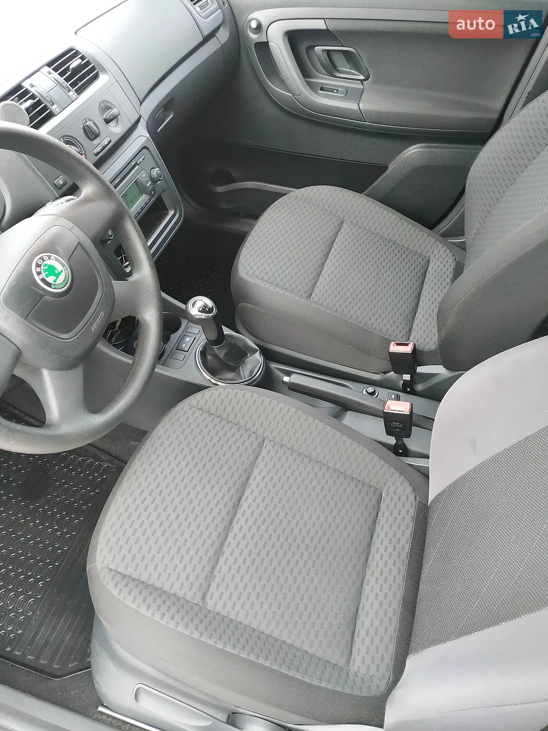 2011 Skoda Fabia - мініатюра 8