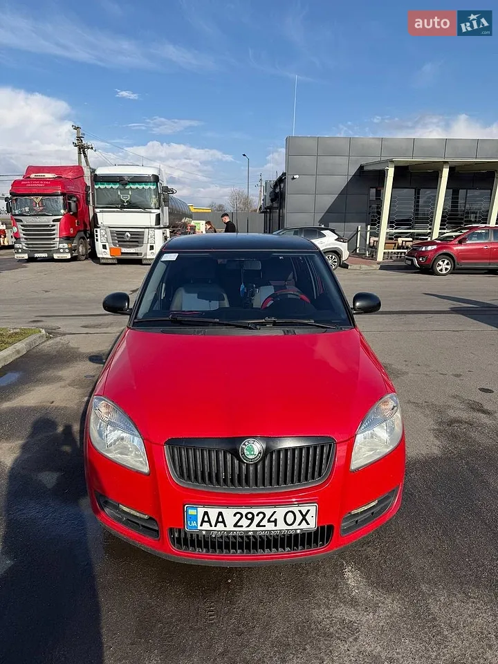 2011 Skoda Fabia - мініатюра 9
