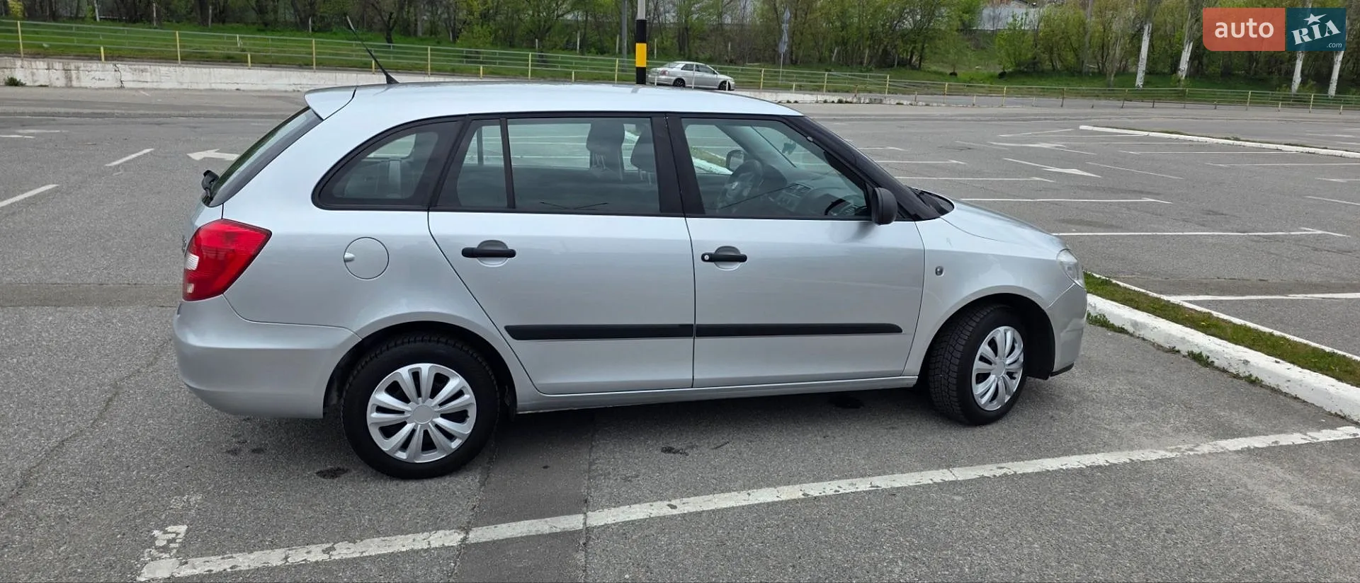 2010 Skoda Fabia - мініатюра 8