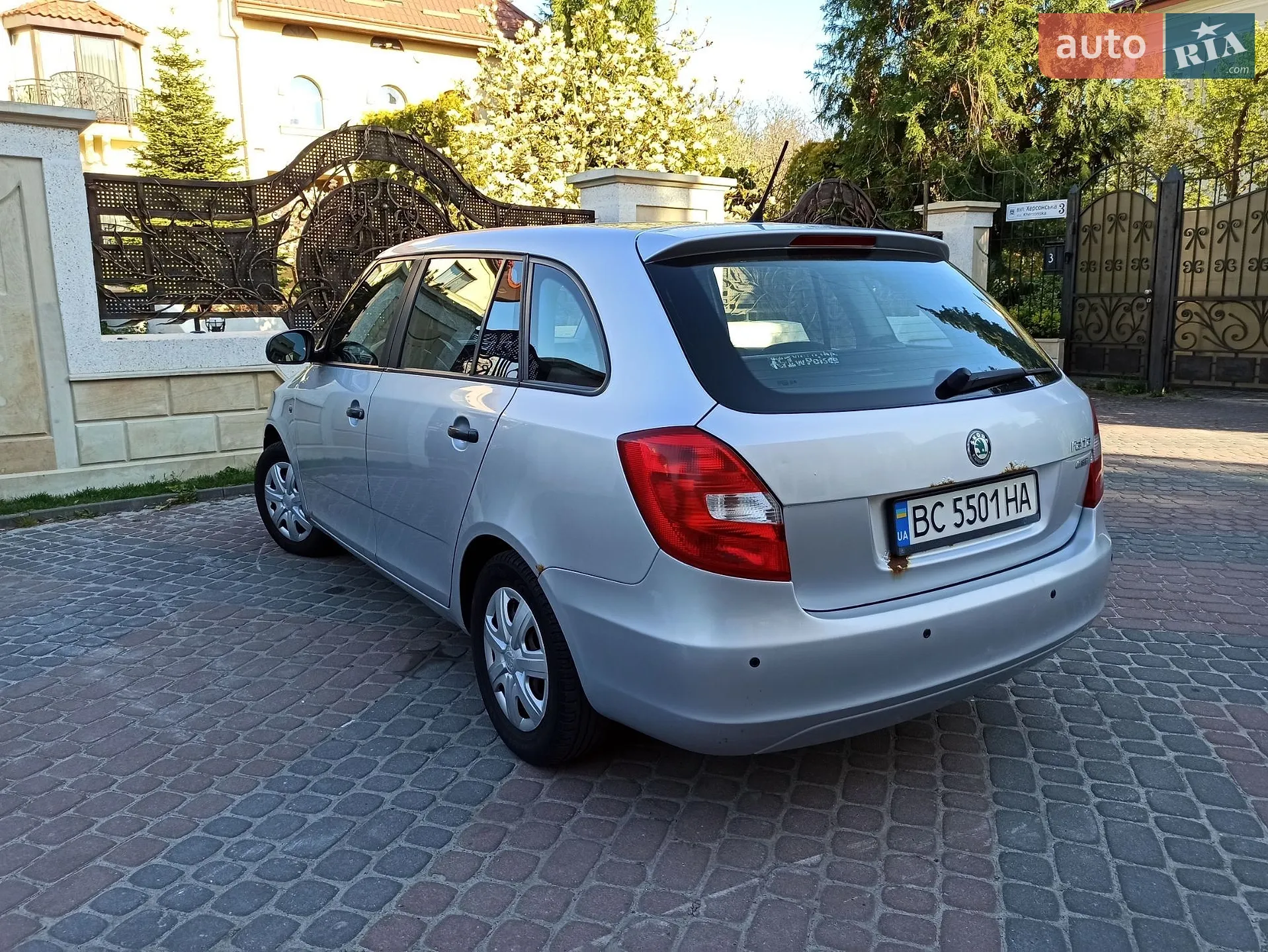 2011 Skoda Fabia - мініатюра 8