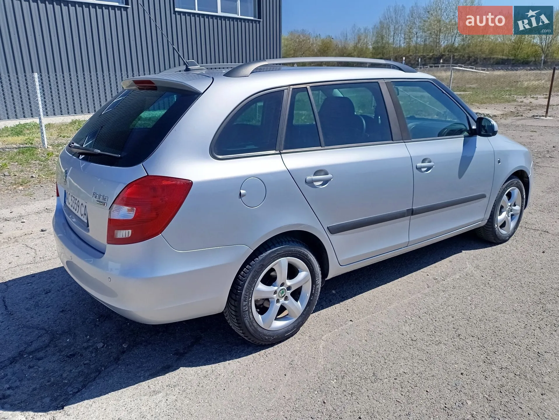 2011 Skoda Fabia - мініатюра 8