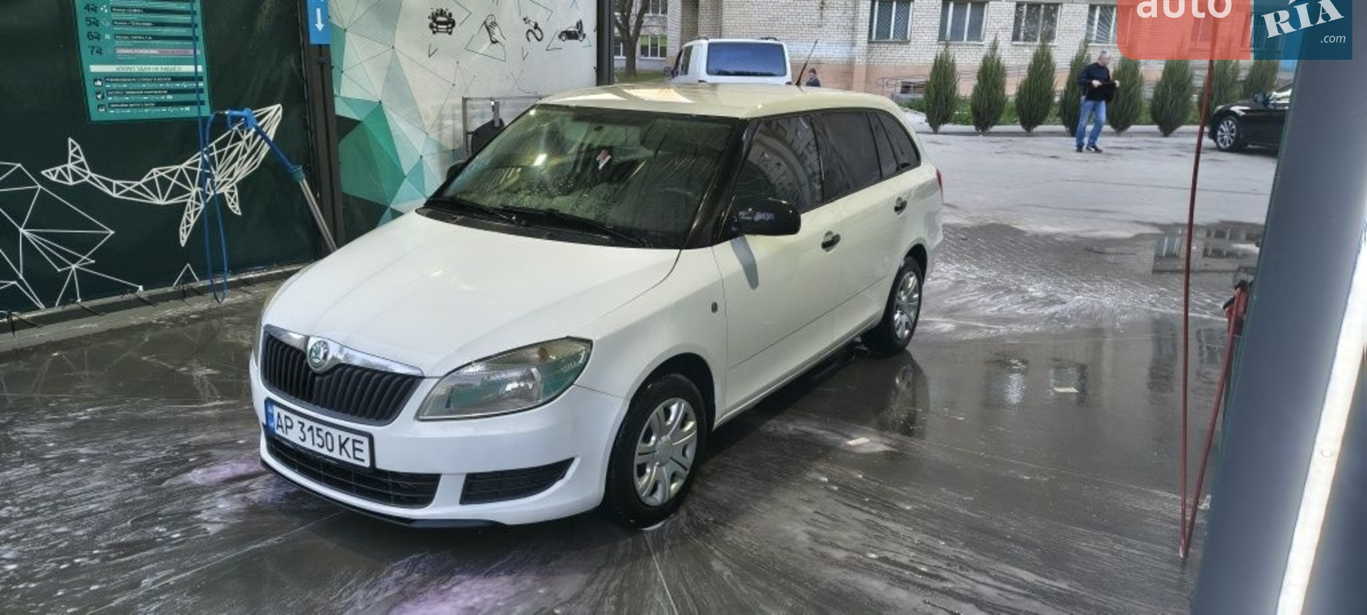 2011 Skoda Fabia - мініатюра 2