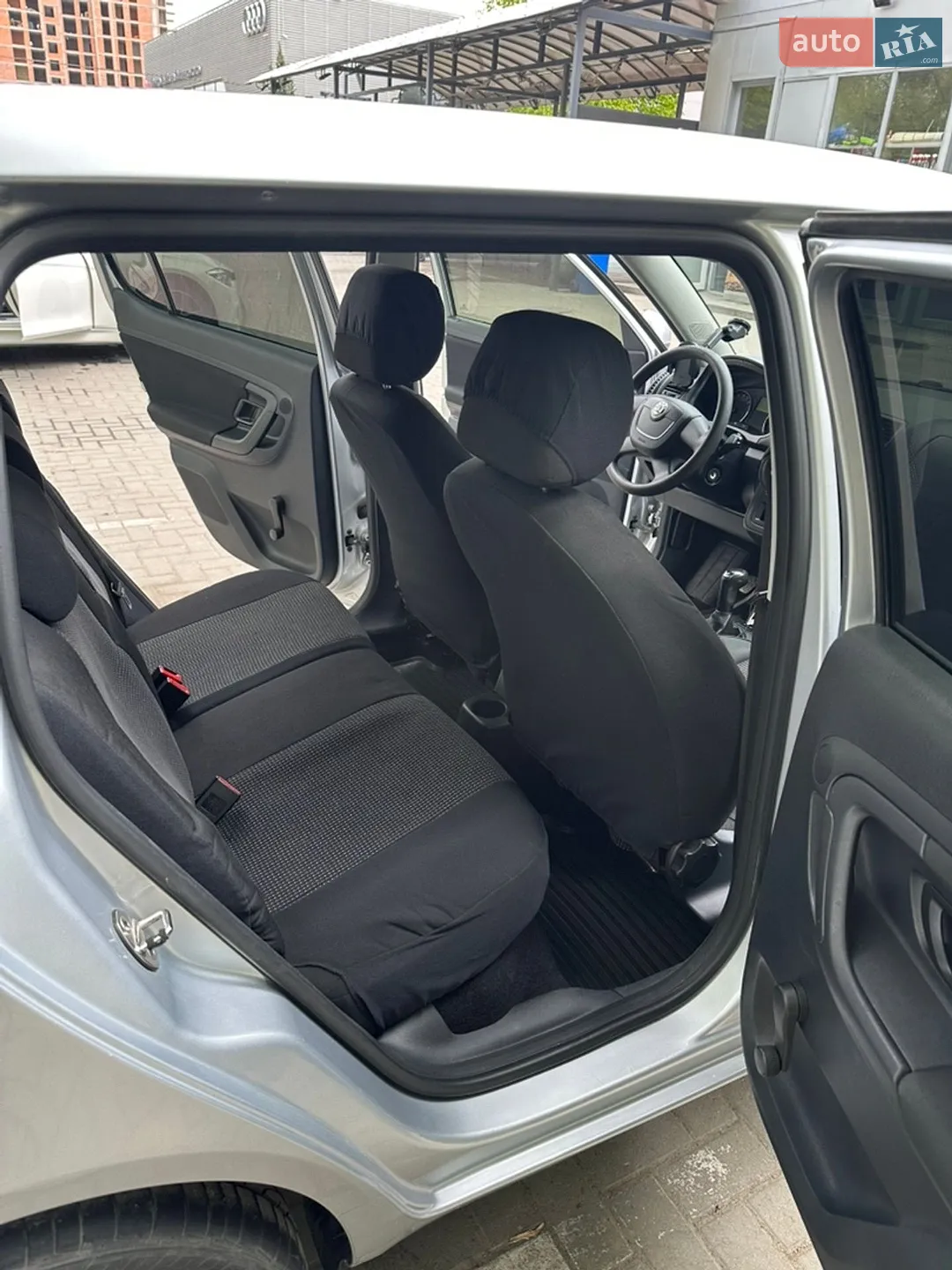 2011 Skoda Fabia - мініатюра 6